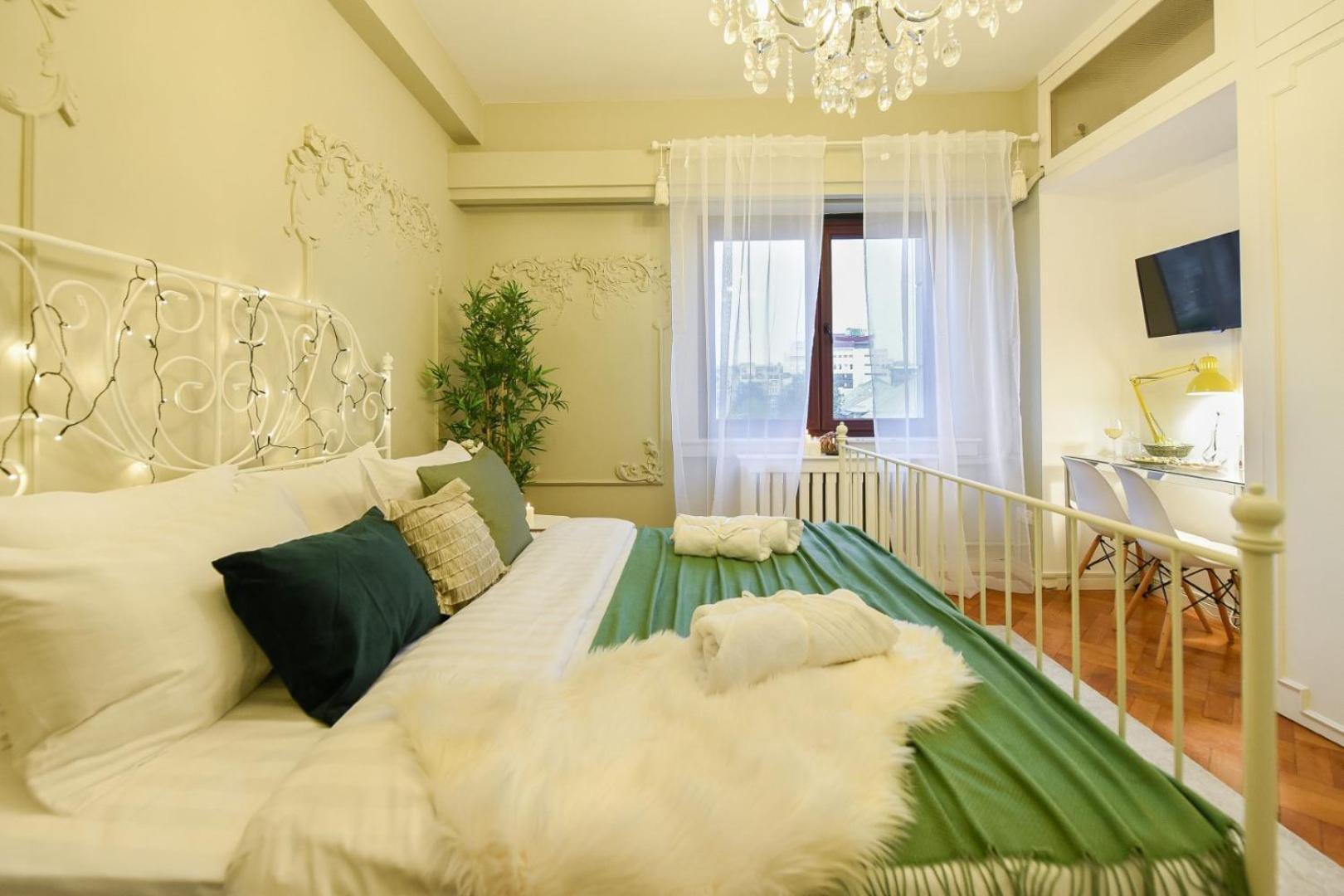 Cozy Studio Overlooking The Old Town Bucharest Exterior photo