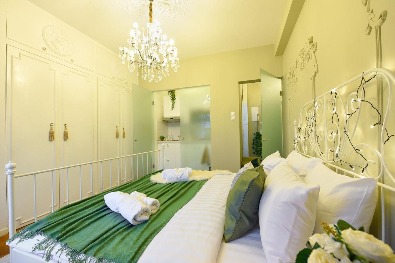 Cozy Studio Overlooking The Old Town Bucharest Exterior photo