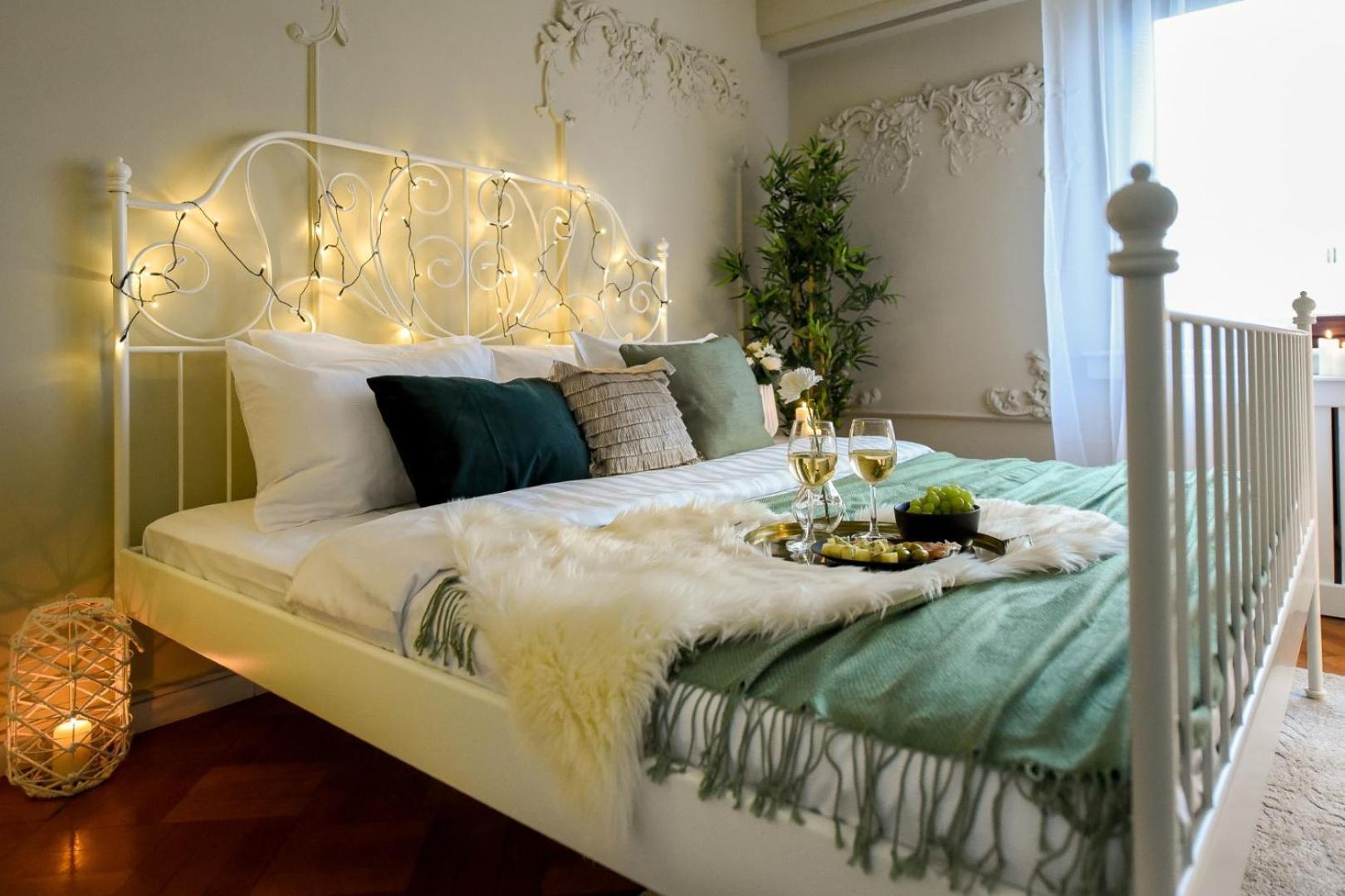 Cozy Studio Overlooking The Old Town Bucharest Exterior photo